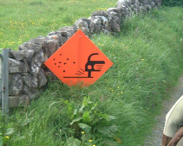 085_no gravel sign
